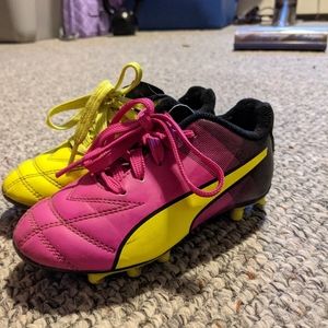 Girls Puma soccer cleats